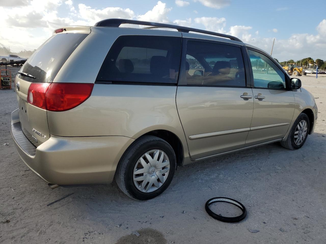2008 Toyota Sienna Ce - Фото 3