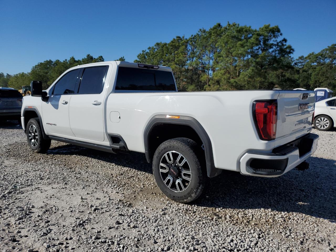 2023 GMC Sierra K3500 At4 - Фото 2