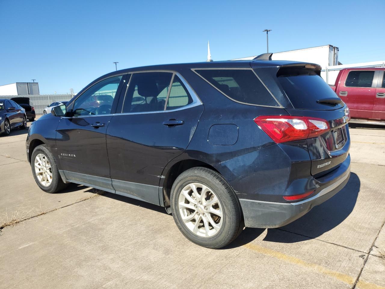 2020 Chevrolet Equinox Lt - Image 2