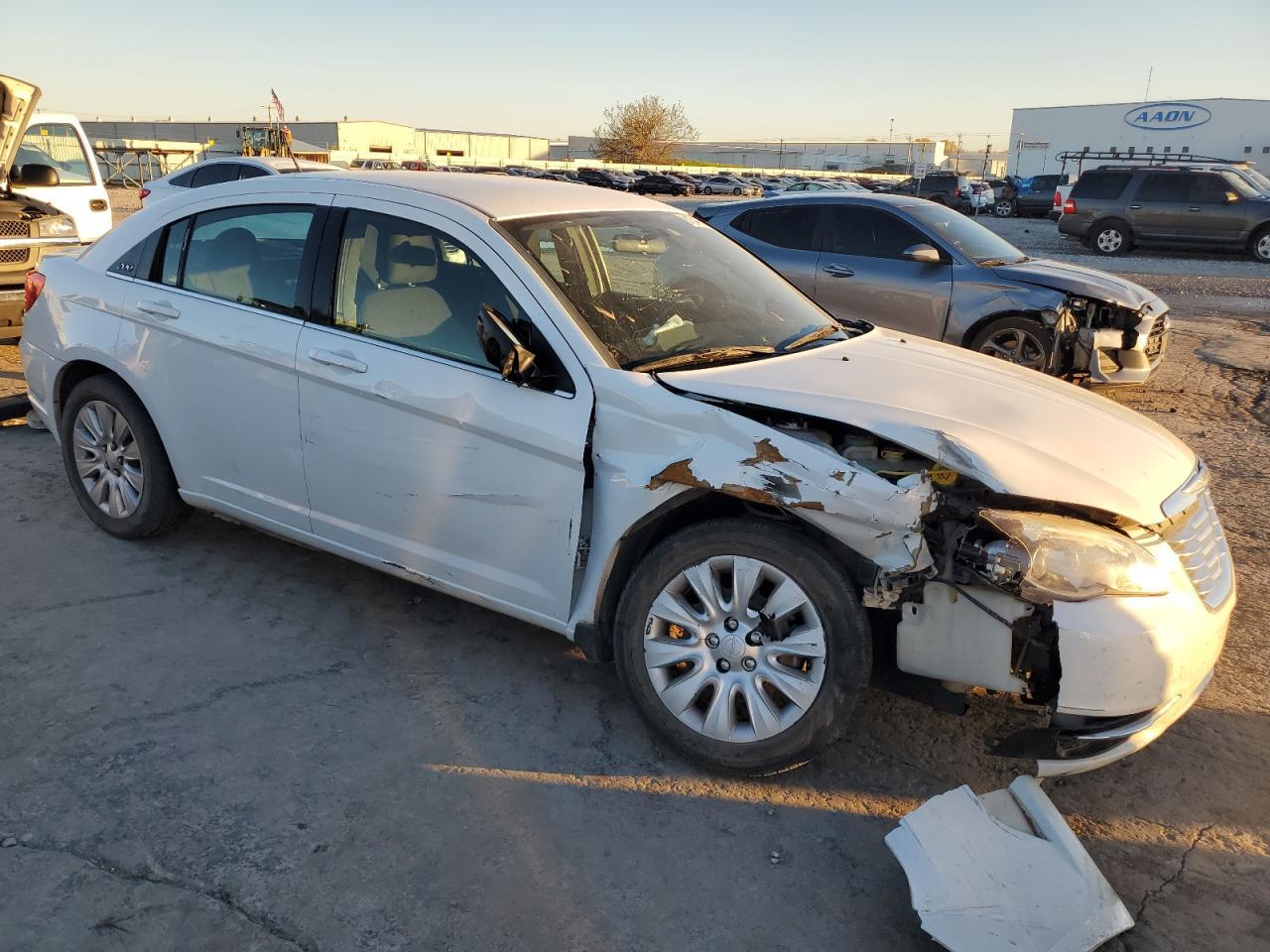 2014 Chrysler 200 Lx - Фото 4