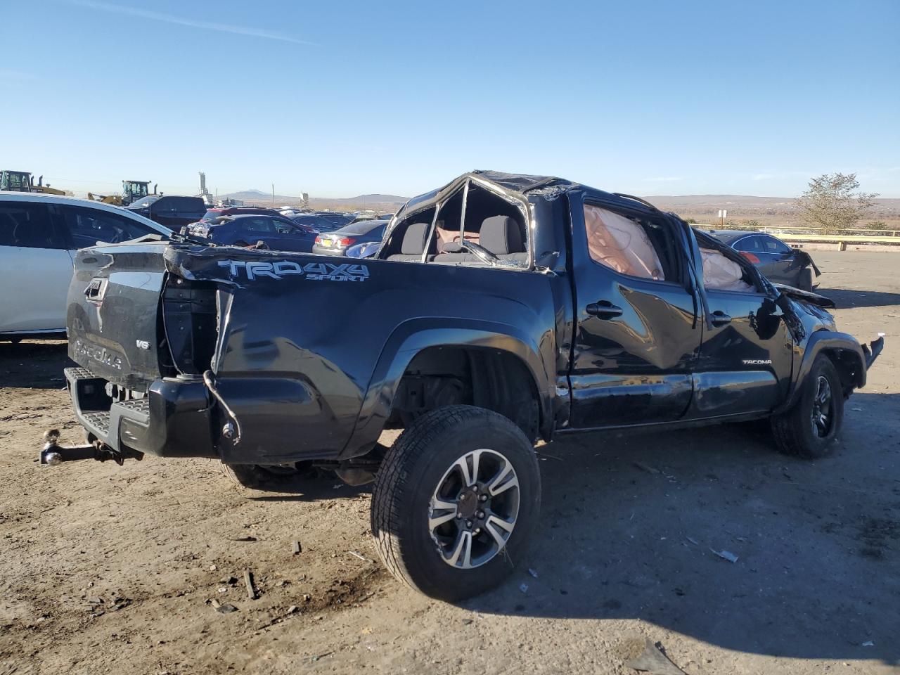 2016 Toyota Tacoma Double Cab - Image 3