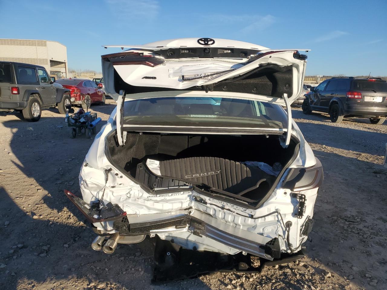 2025 Toyota Camry - Фото 6