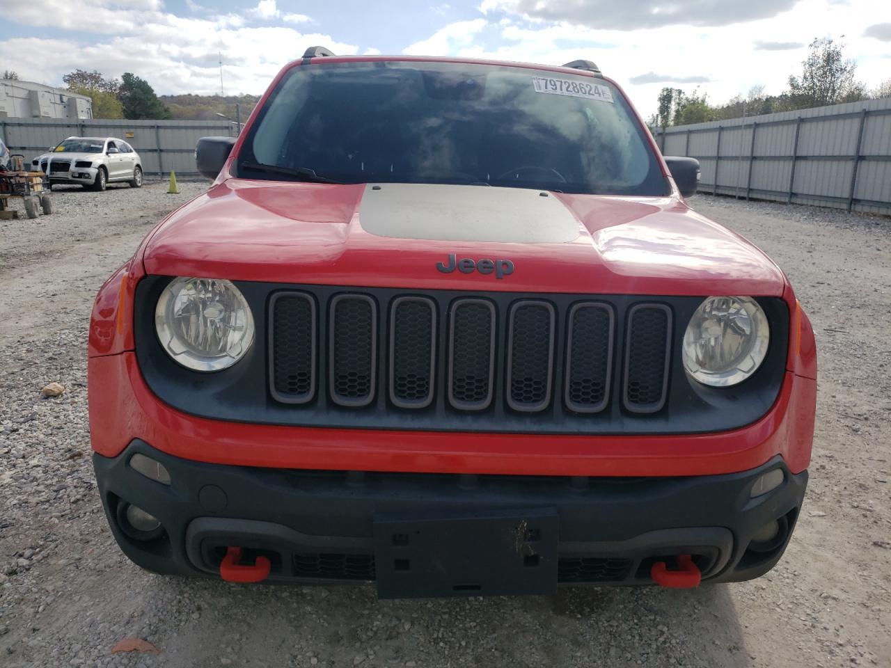 2016 Jeep Renegade Trailhawk - Image 5