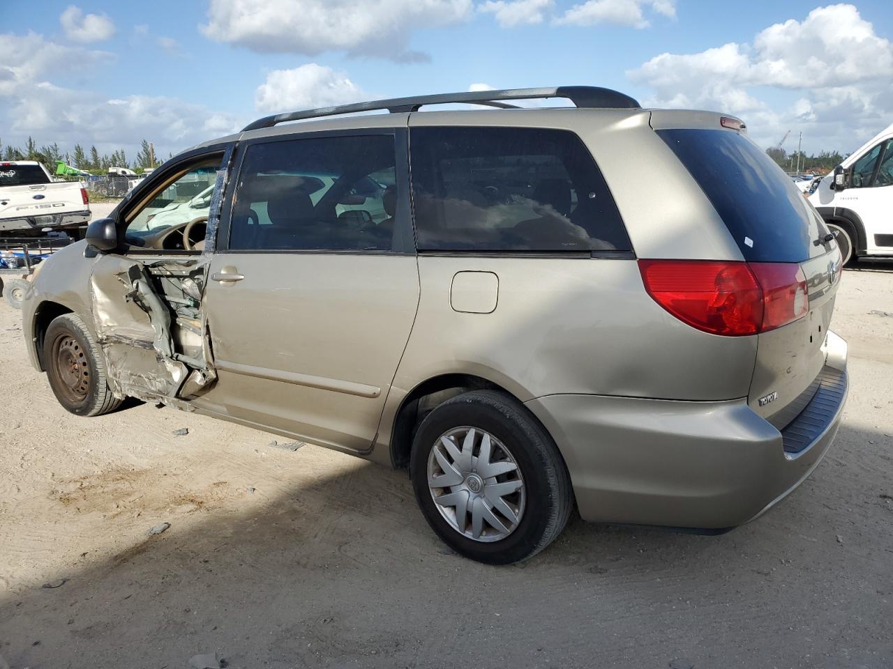 2008 Toyota Sienna Ce - Фото 2