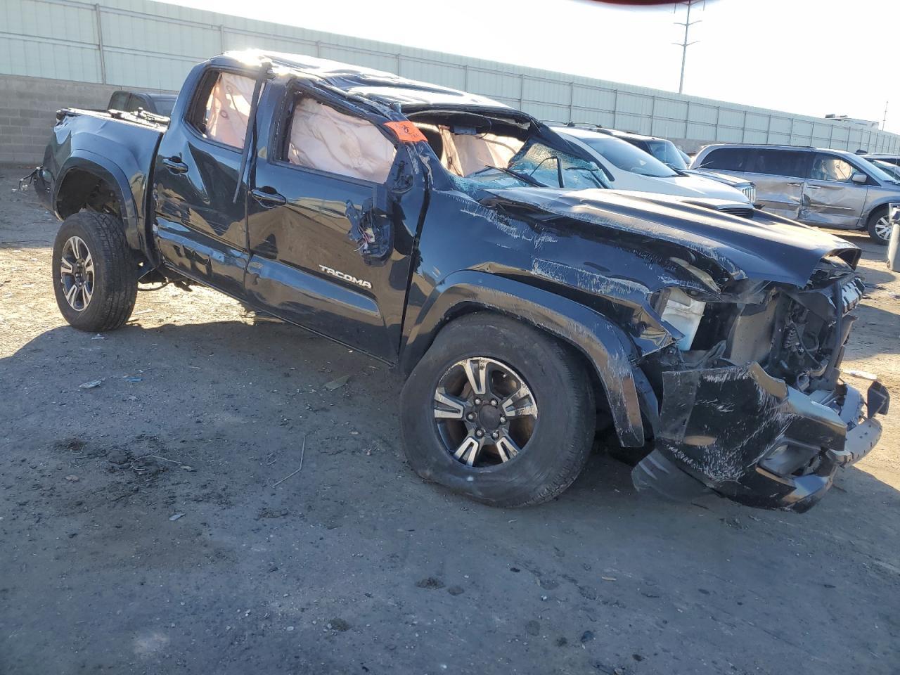 2016 Toyota Tacoma Double Cab - Image 4