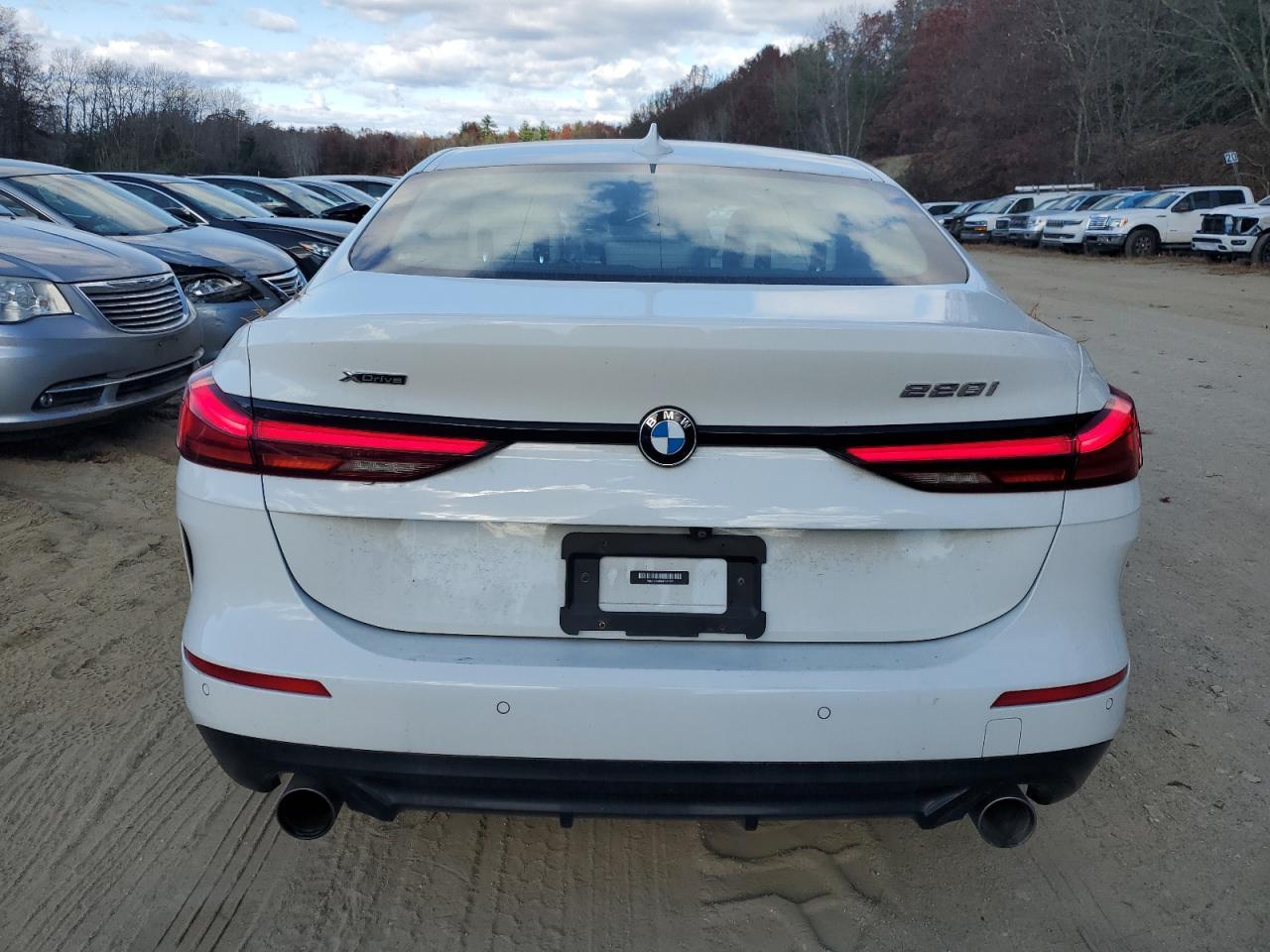 2021 BMW 228Xi - Фото 6