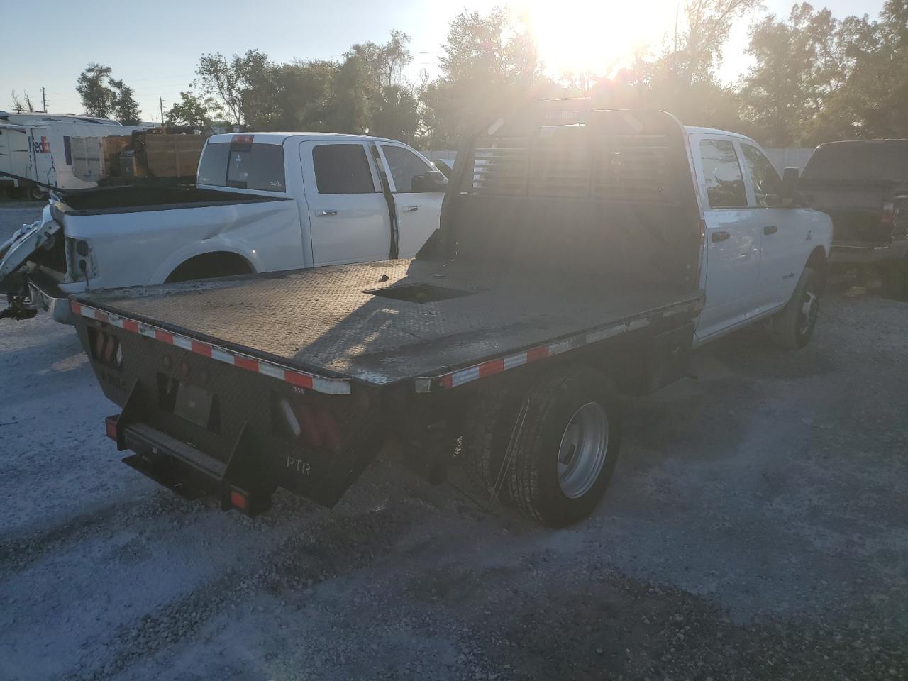 2022 Ram 3500 - Фото 3