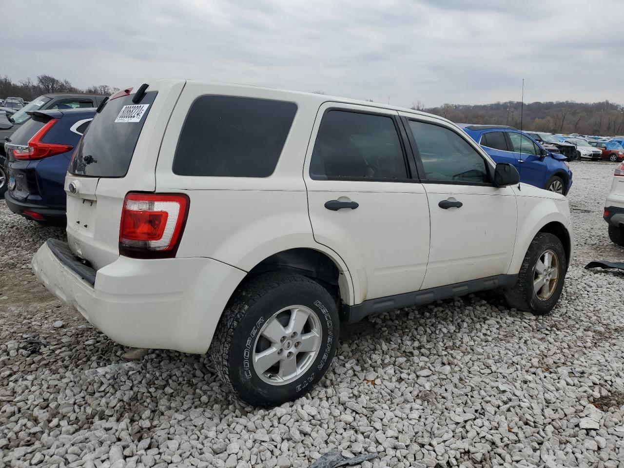 2012 Ford Escape Xls - Фото 3