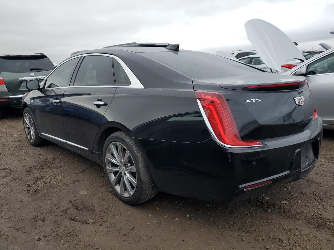 2018 Cadillac Xts - Фото 2
