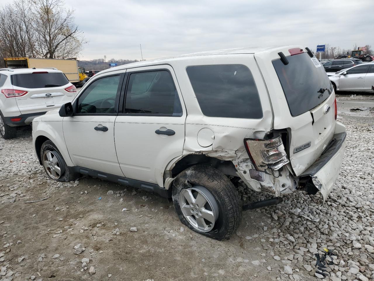 2012 Ford Escape Xls - Фото 2