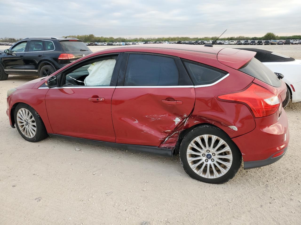 2012 Ford Focus Titanium - Image 2