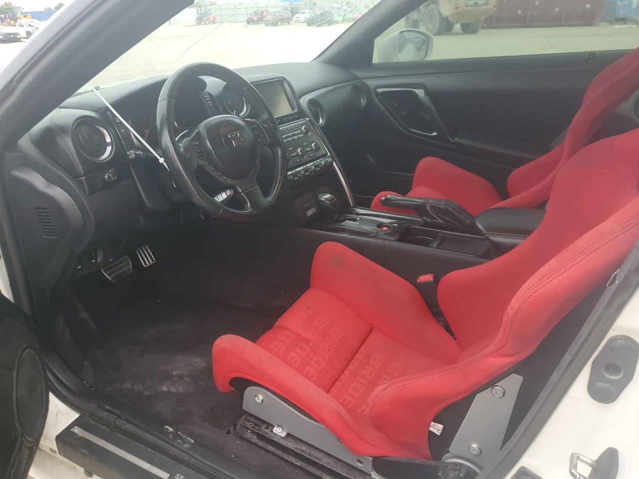 2015 Nissan Gt-R Premium - Image 7