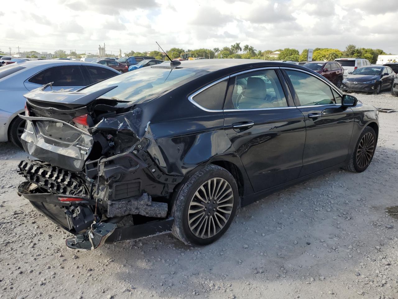 2018 Ford Fusion Titanium/Platinum - Фото 3
