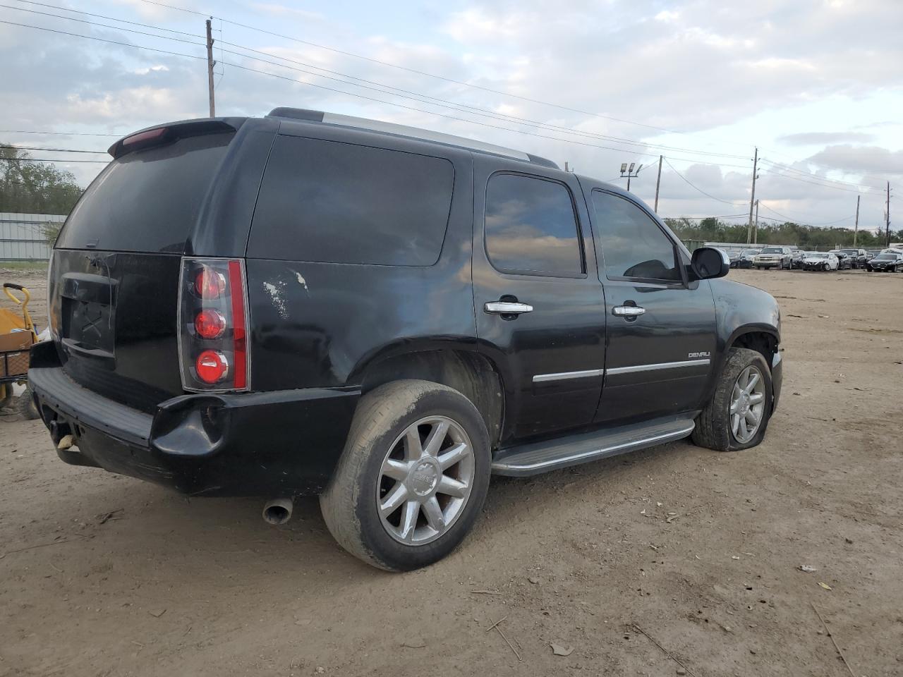 2009 GMC Yukon Denali - Фото 3
