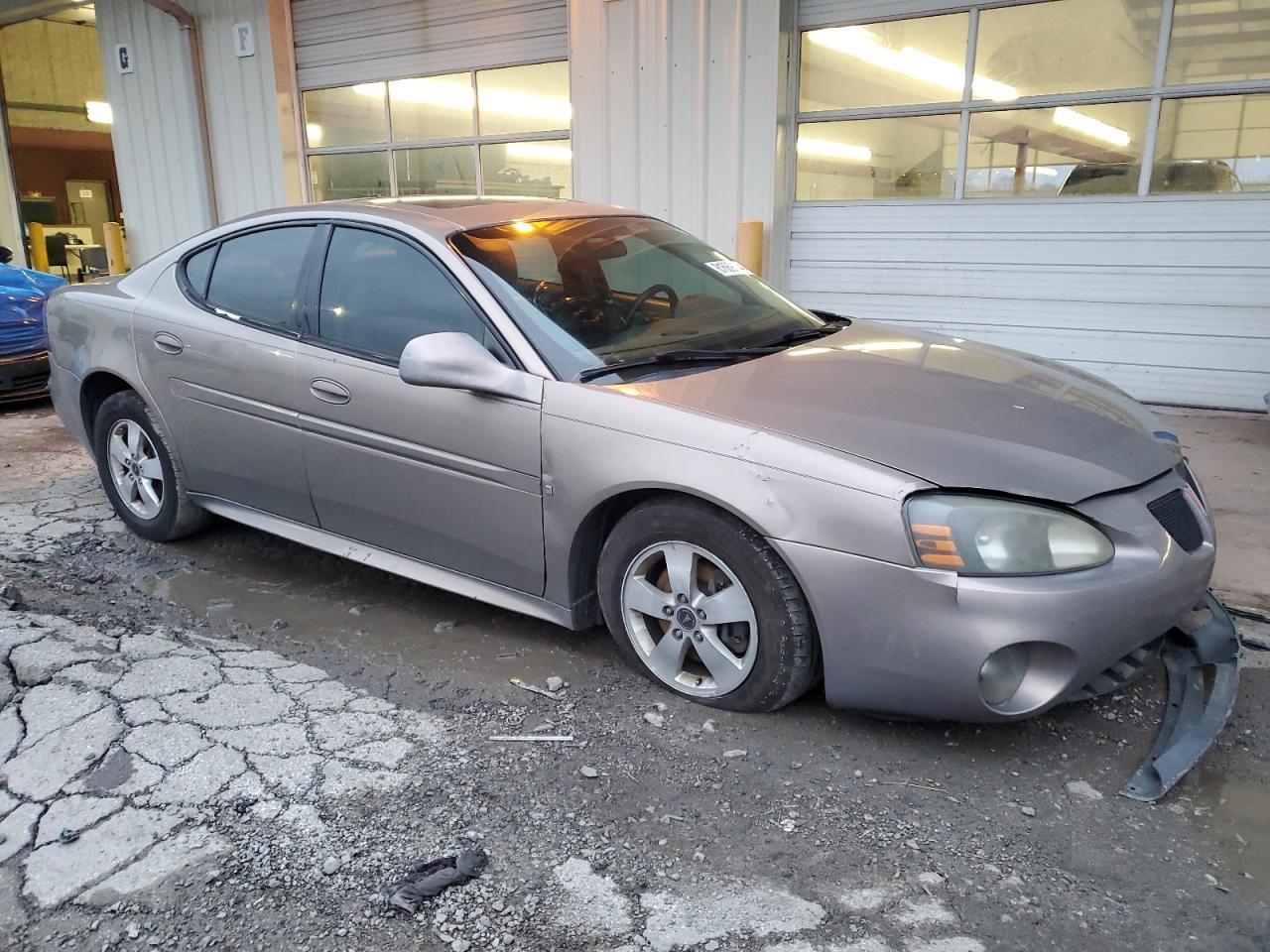 2007 Pontiac Grand Prix - Image 4