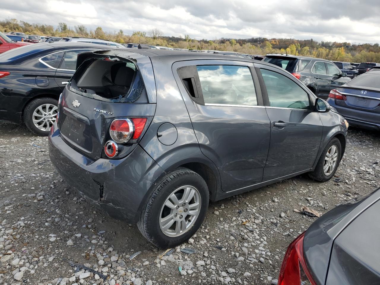 2012 Chevrolet Sonic Lt - Фото 3