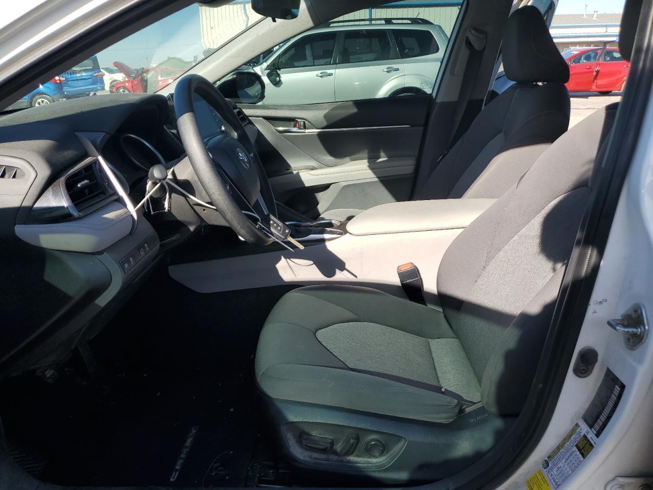 2022 Toyota Camry Le - Image 7