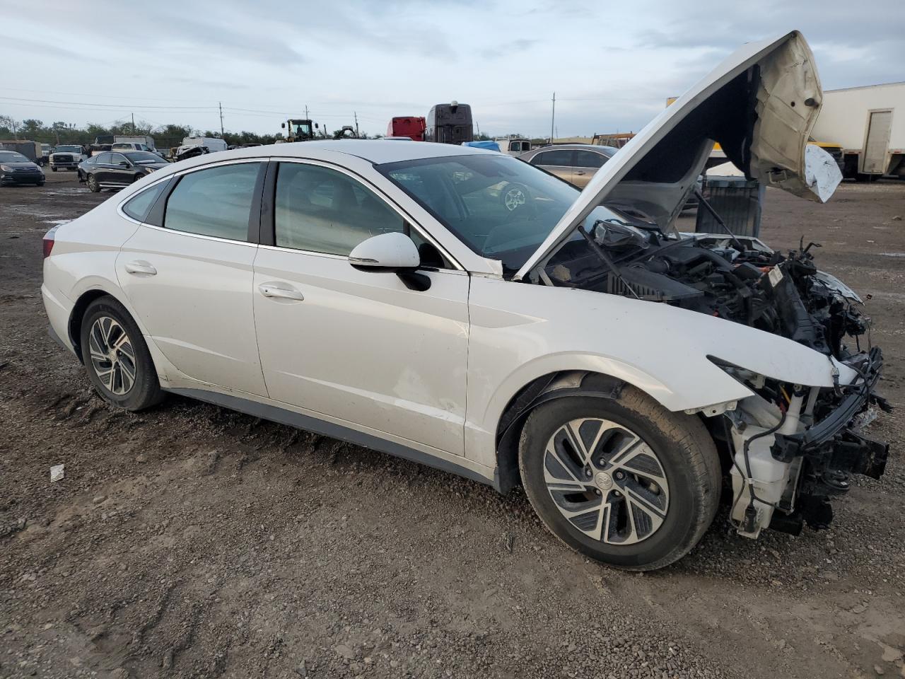 2023 Hyundai Sonata Hybrid - Image 4
