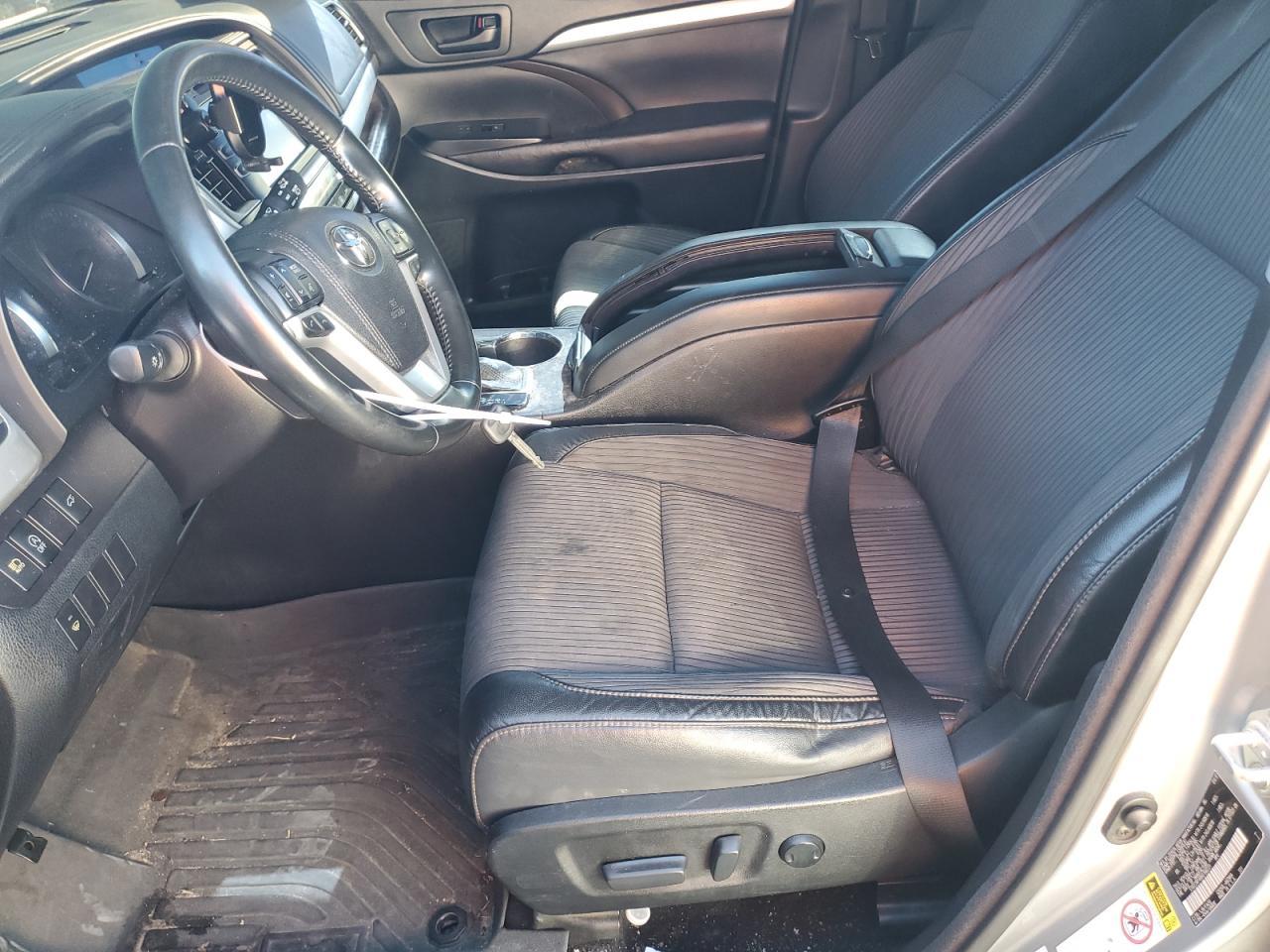 2017 Toyota Highlander Le - Image 7