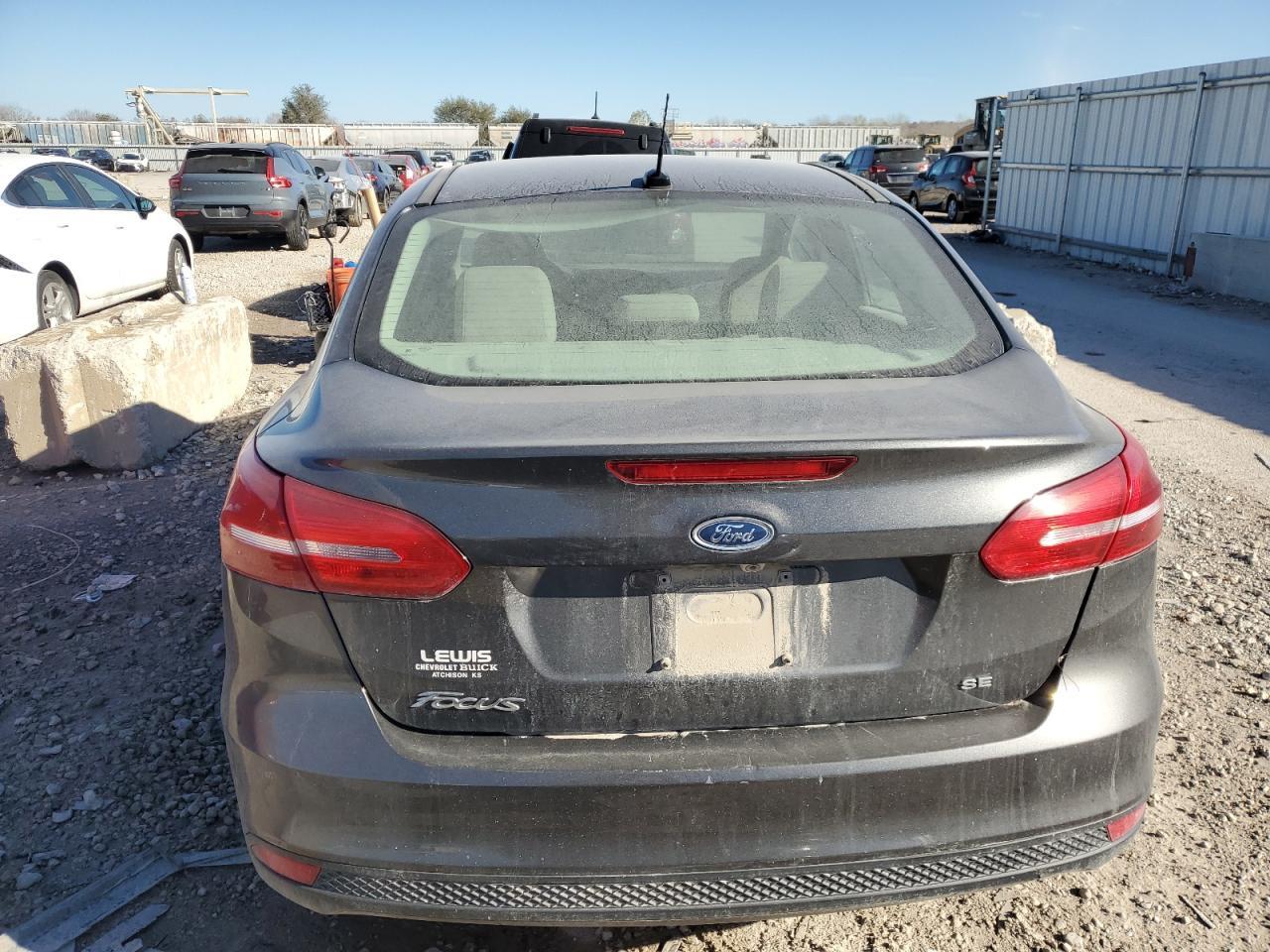 2017 Ford Focus Se - Image 6