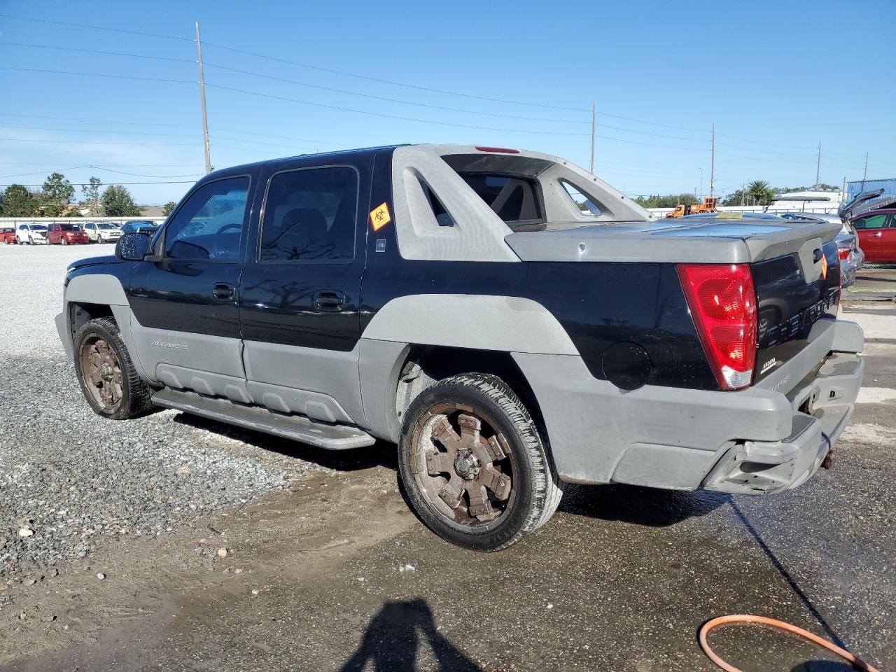 2002 Chevrolet Avalanche K1500 - Image 2