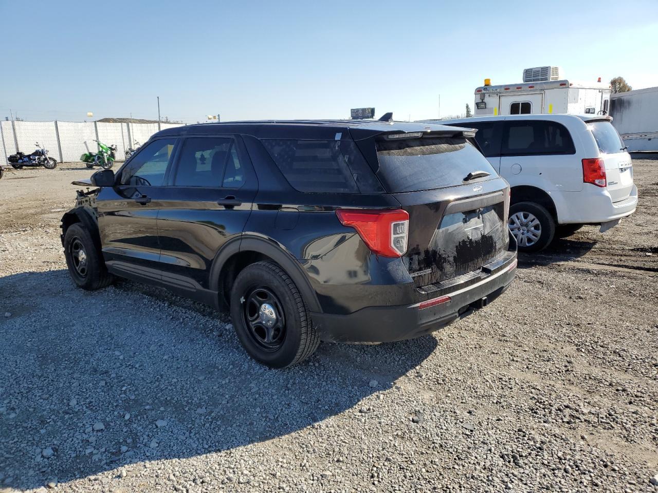 2022 Ford Explorer Police Interceptor - Фото 2