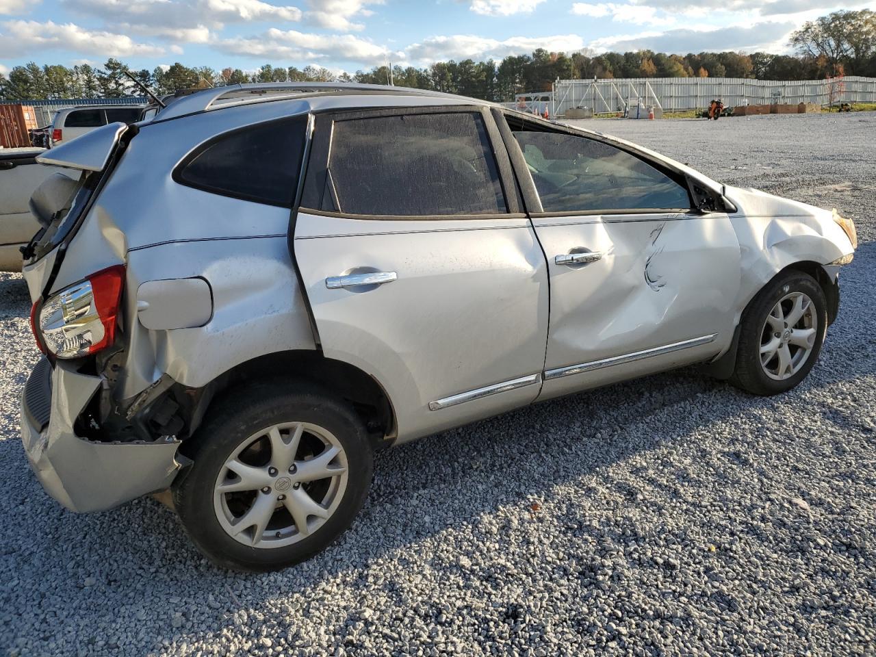 2011 Nissan Rogue S - Image 3