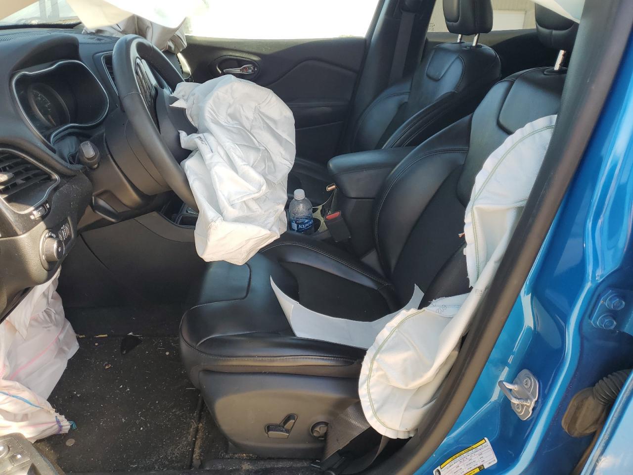 2020 Jeep Cherokee Latitude Plus - Image 7