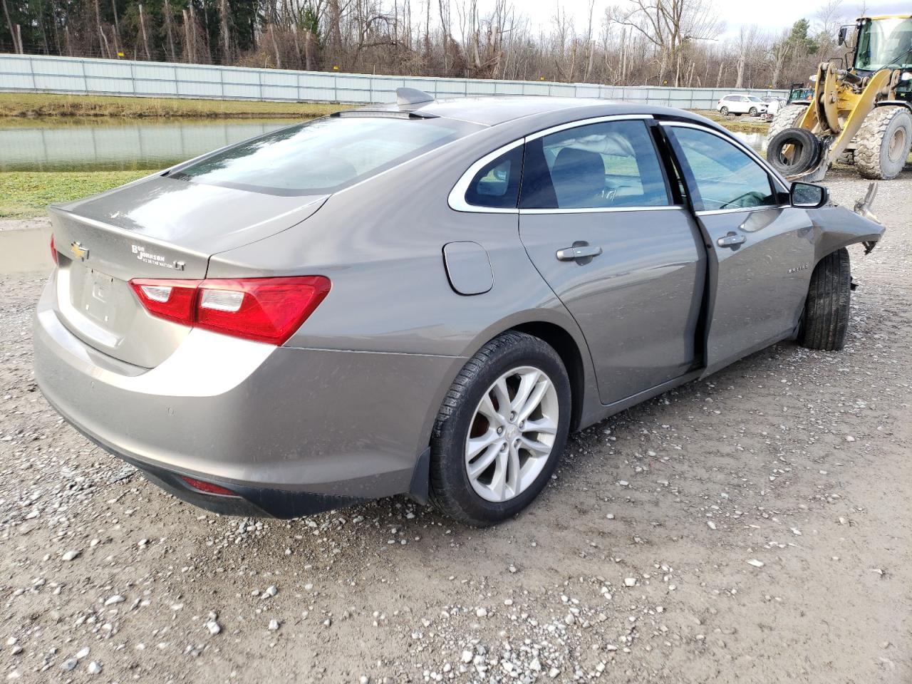 2017 Chevrolet Malibu Lt - Image 3