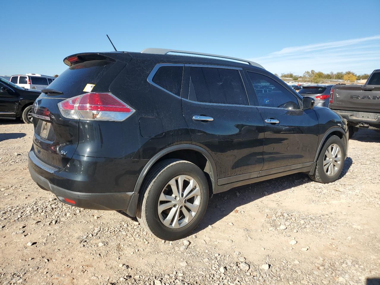 2016 Nissan Rogue S - Image 3