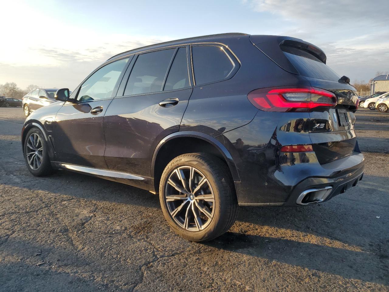 2023 BMW X5 xDrive45E - Фото 2