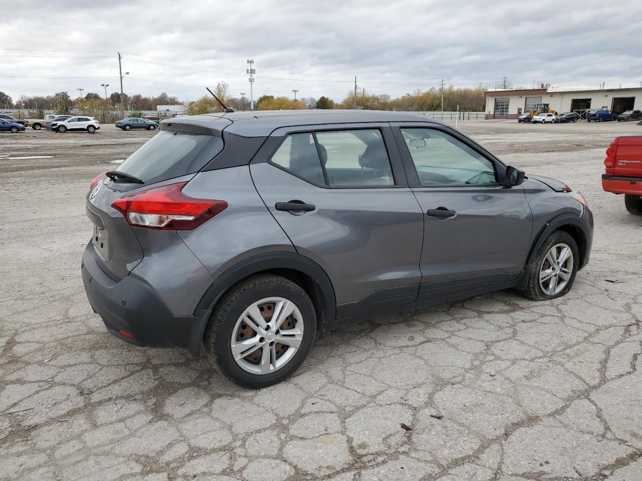 2020 Nissan Kicks S - Фото 3