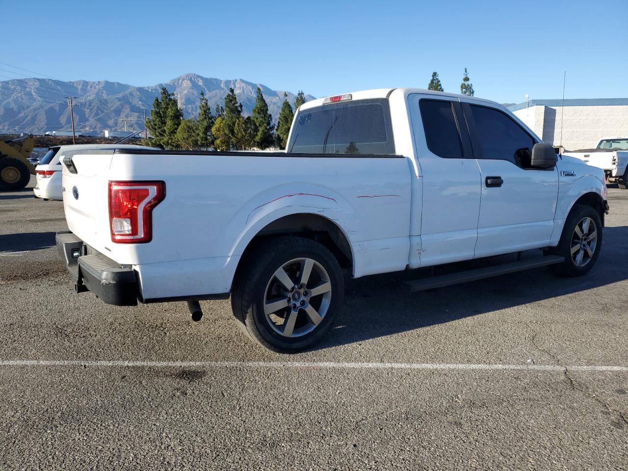 2015 Ford F150 Super Cab - Image 3
