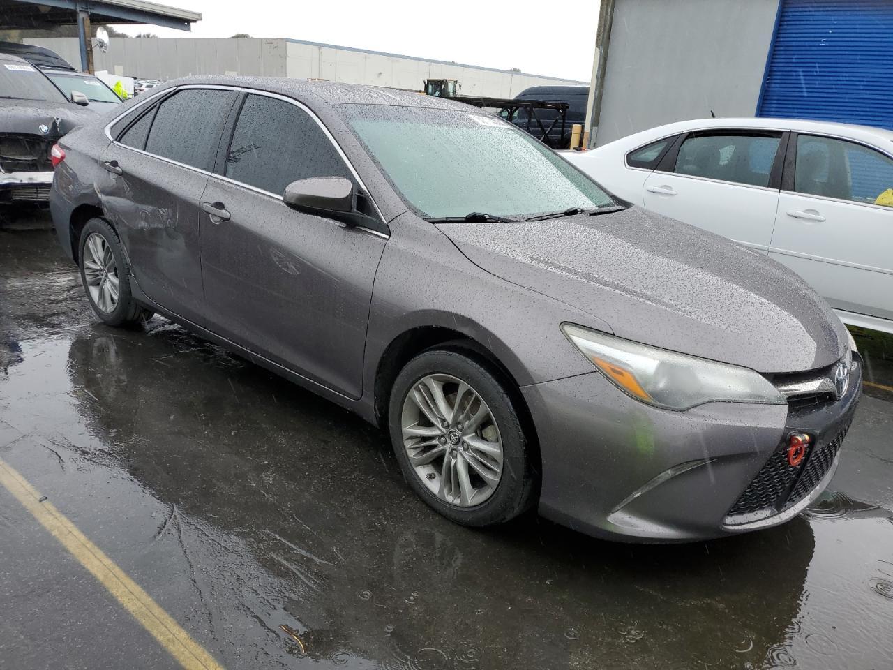 2015 Toyota Camry Le - Фото 4