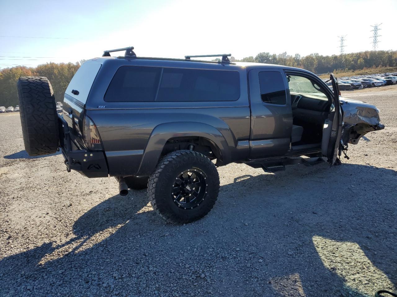2012 Toyota Tacoma - Image 3
