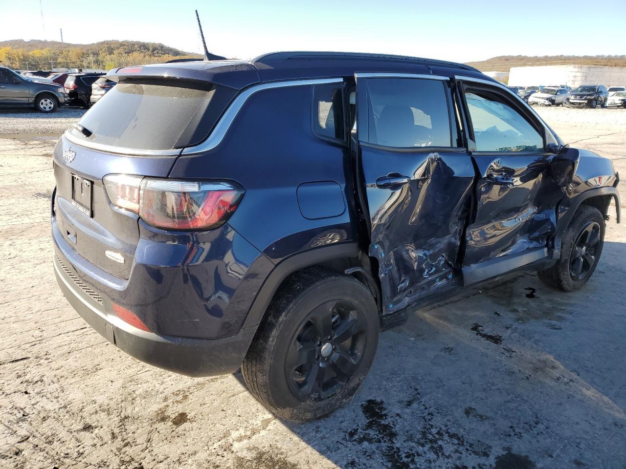 2021 Jeep Compass Latitude - Image 3