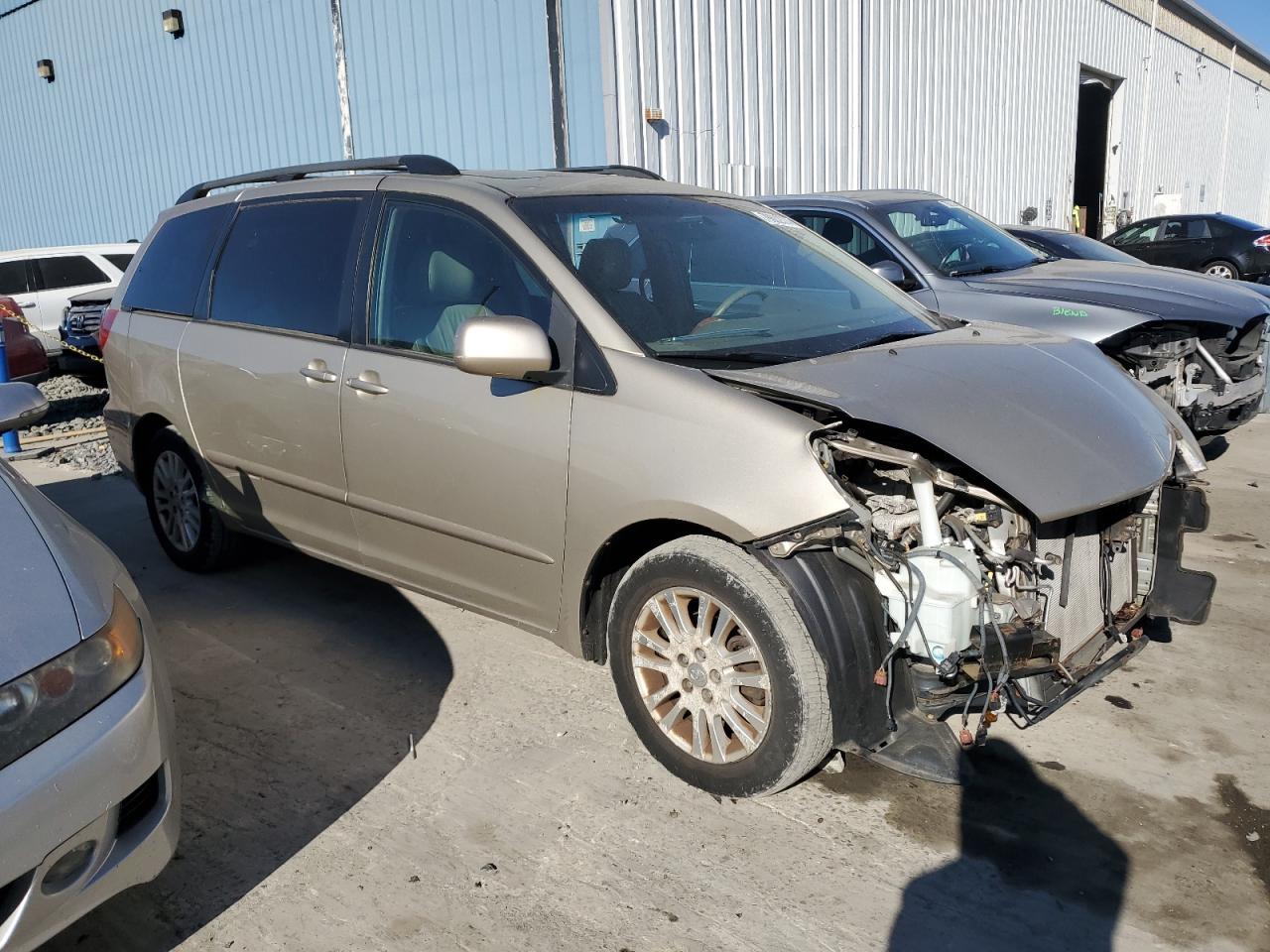 2010 Toyota Sienna Xle - Image 4