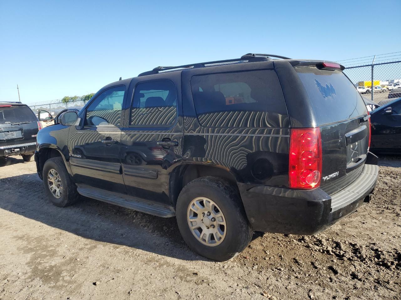 2008 GMC Yukon - Фото 2