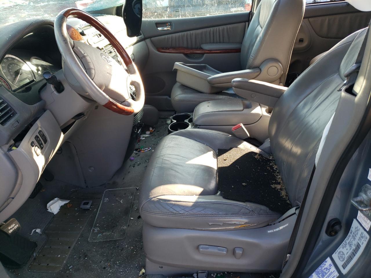 2004 Toyota Sienna Xle - Image 7