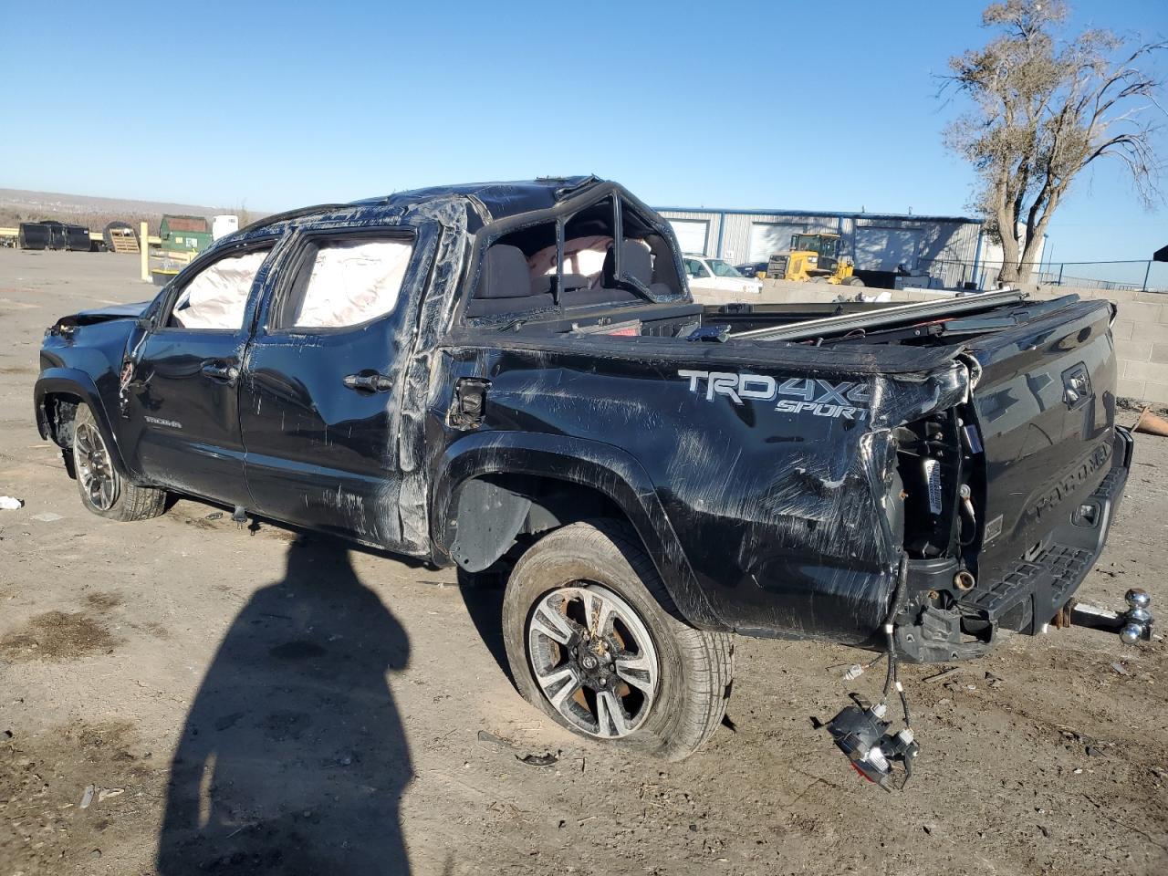 2016 Toyota Tacoma Double Cab - Image 2