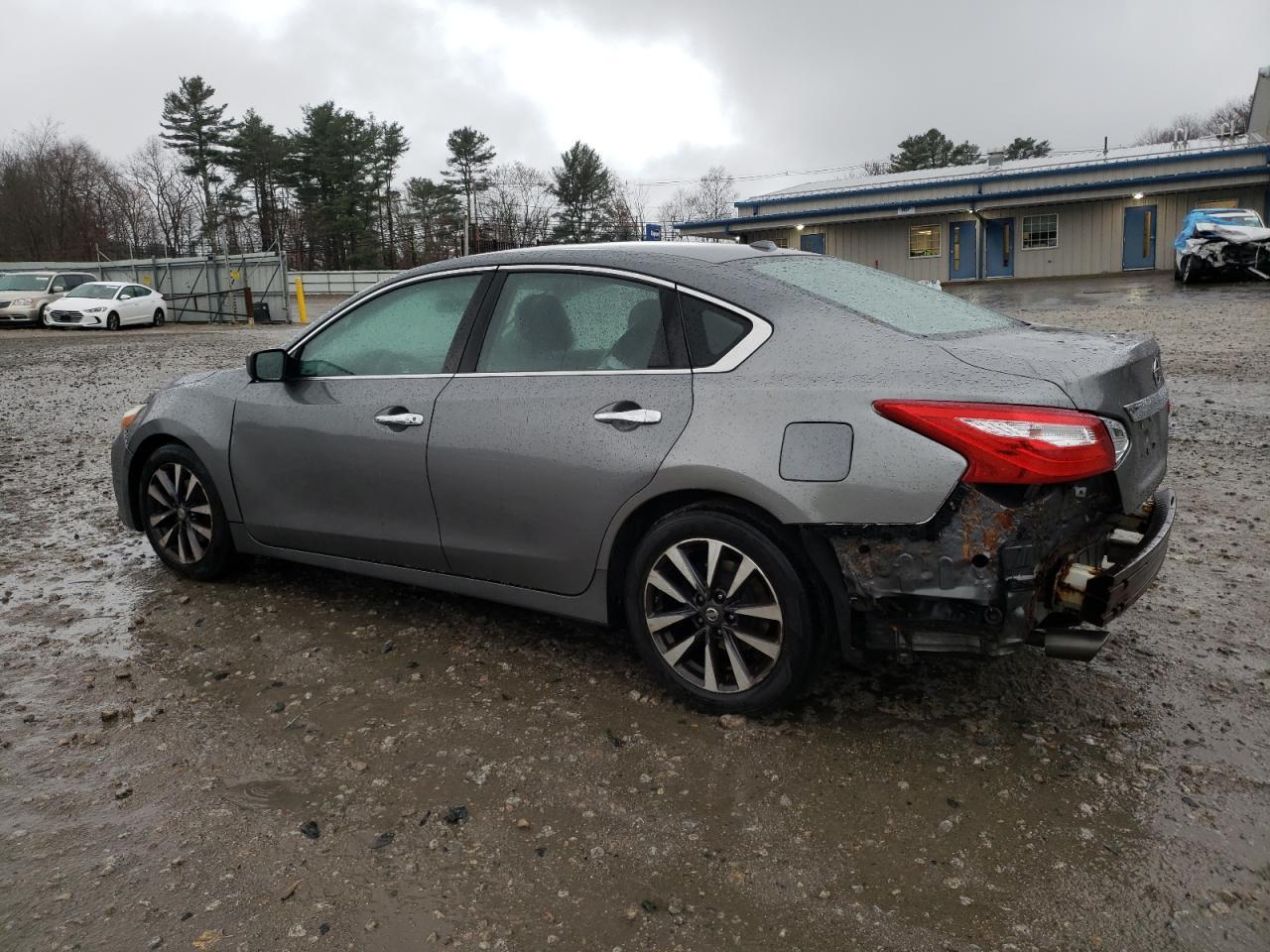 2017 Nissan Altima 2.5 - Фото 2