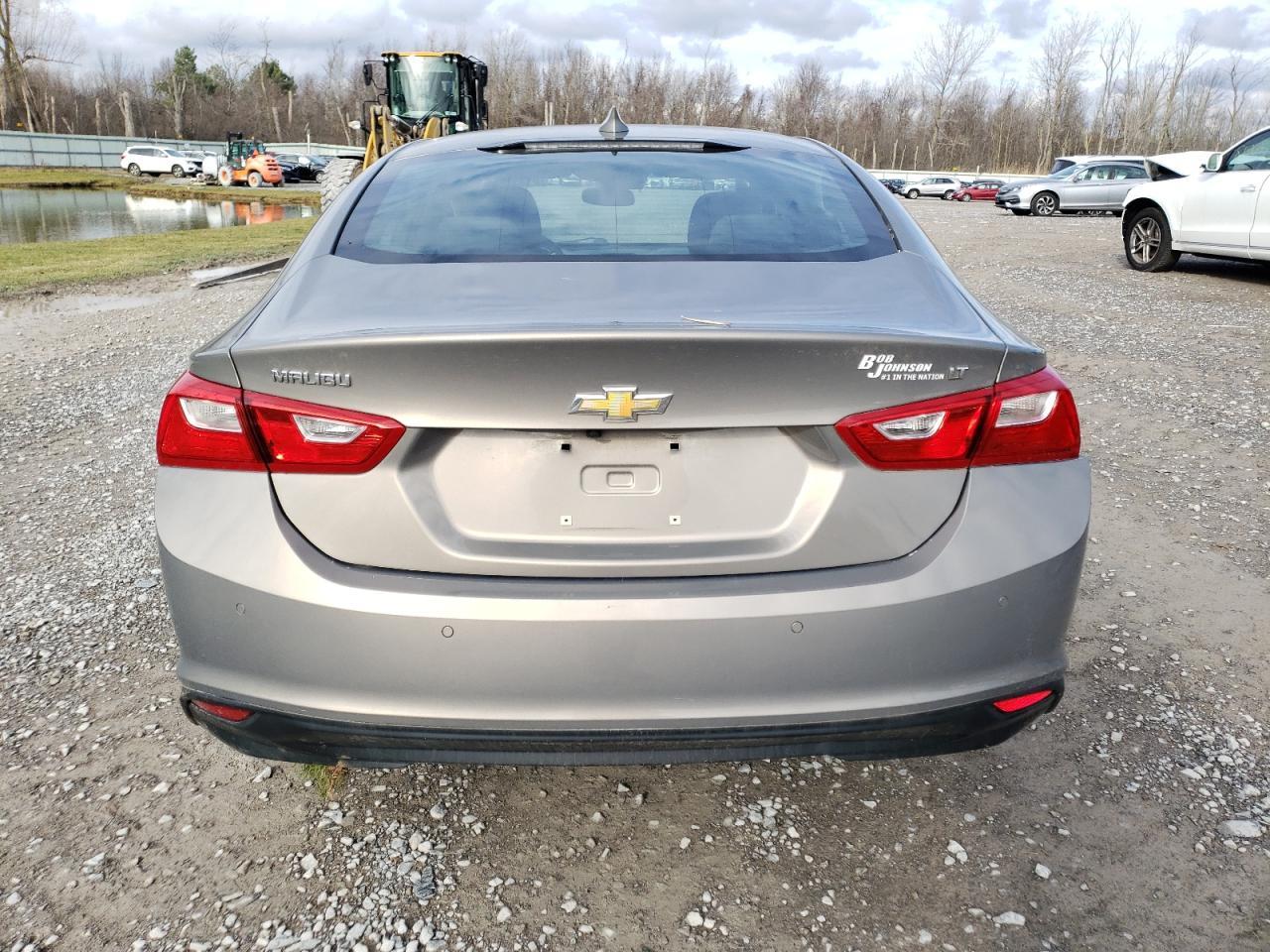 2017 Chevrolet Malibu Lt - Image 6