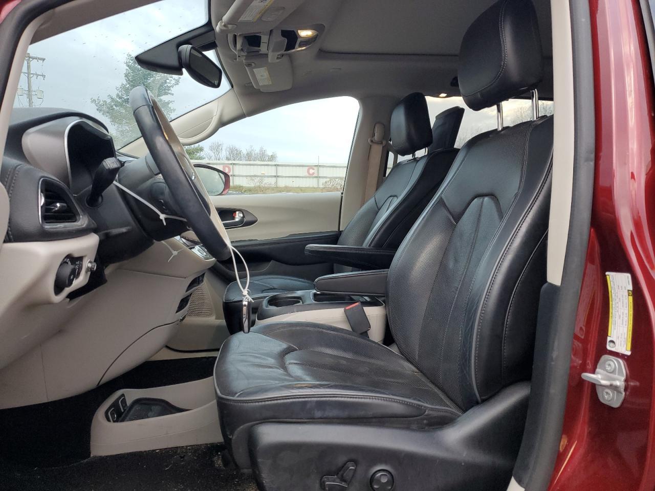 2019 Chrysler Pacifica Limited - Image 7
