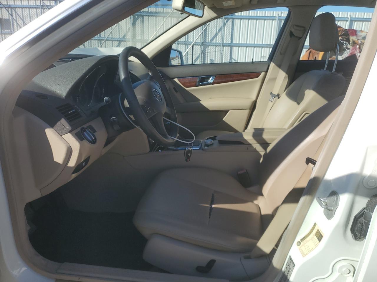 2010 Mercedes-Benz C 300 4Matic - Image 7