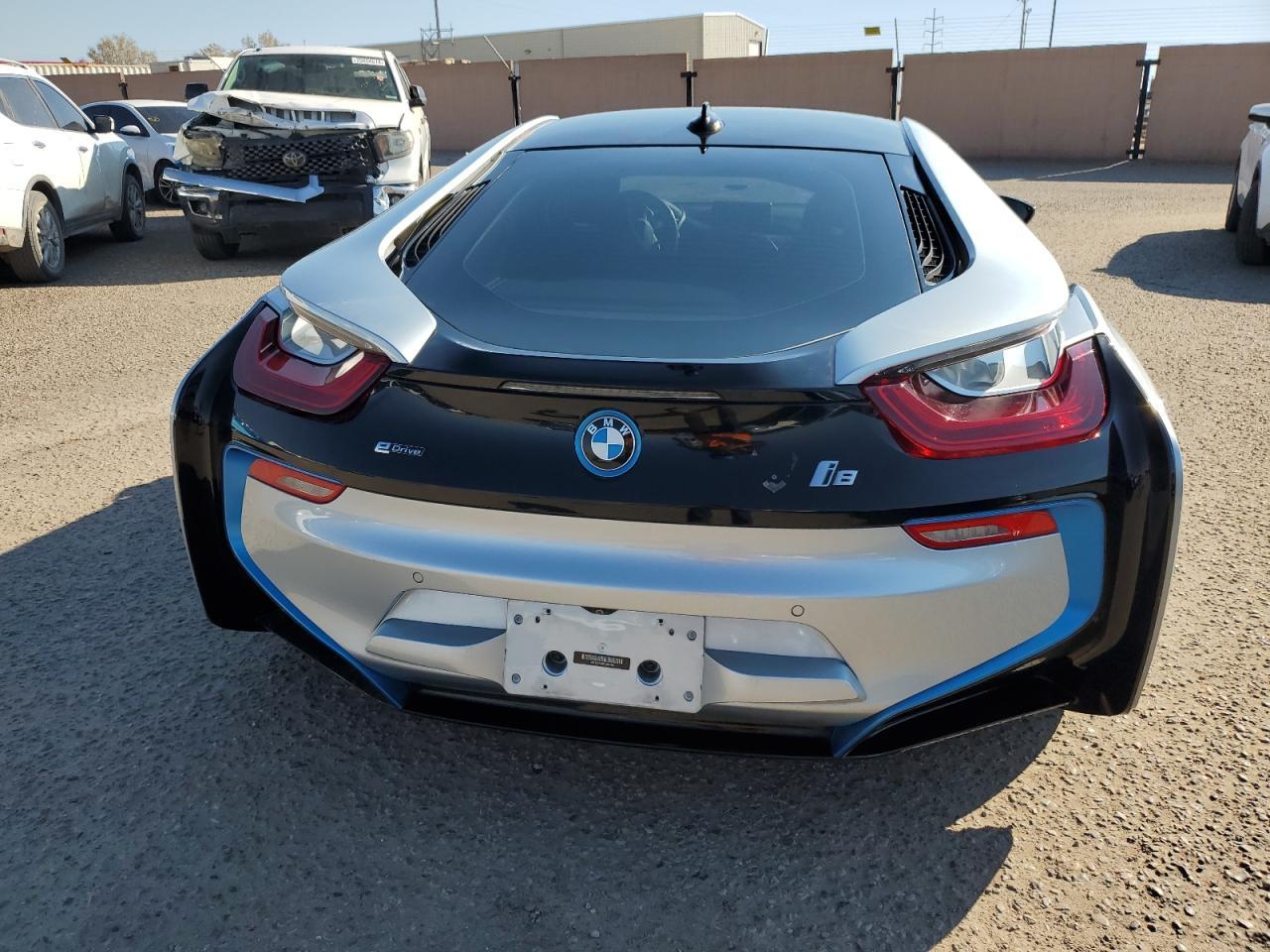 2015 BMW I8 - Фото 6