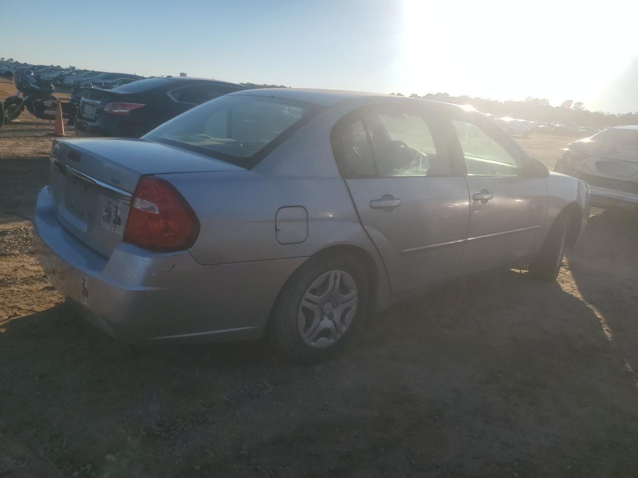 2006 Chevrolet Malibu Ls - Image 3
