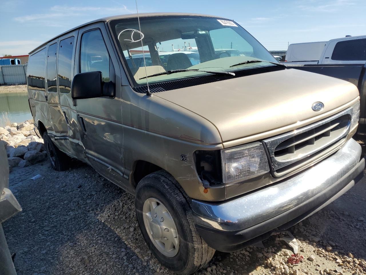 1999 Ford Econoline E350 Super Duty Wagon - Image 4