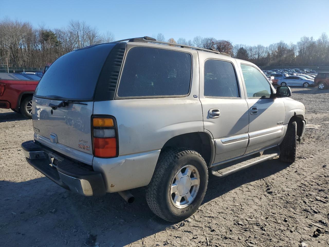 2004 GMC Yukon - Image 3