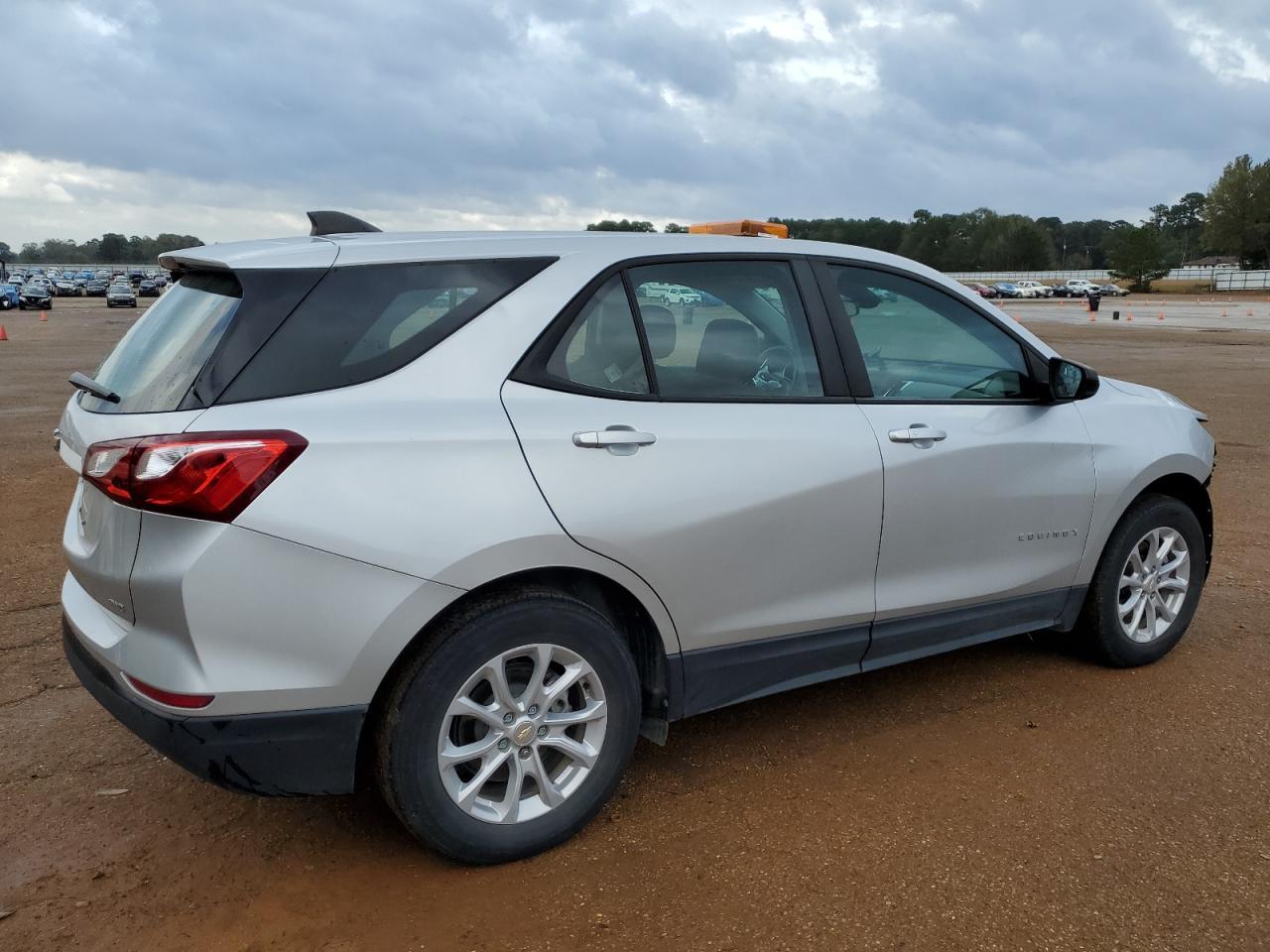 2021 Chevrolet Equinox Ls - Фото 3