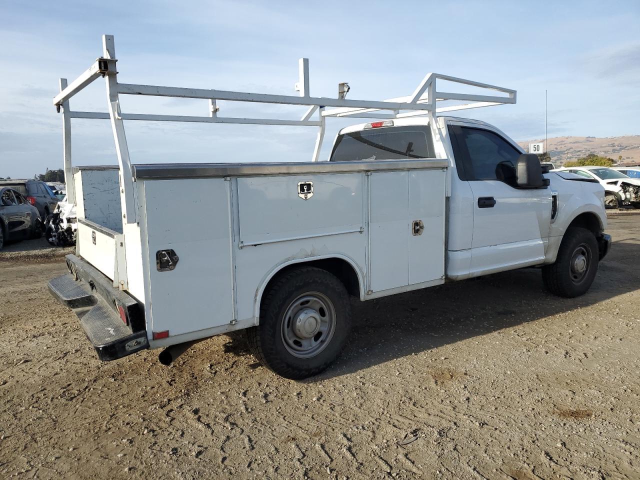 2017 Ford F250 Super Duty - Фото 3